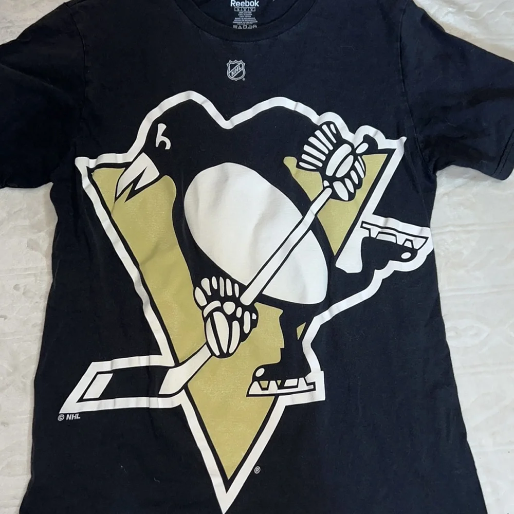 NHL tee‎